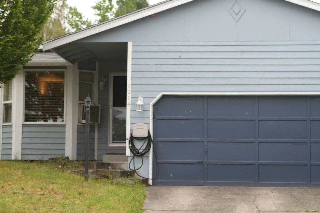 Property Photo:  1214 S 93rd St  WA 98444