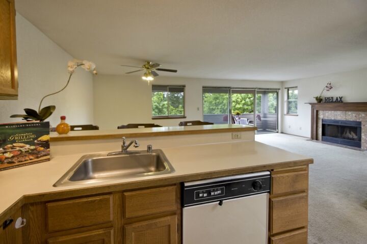 Property Photo:  312 4th Ave 301  WA 98033 