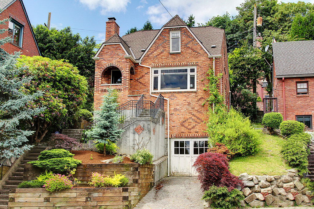 Property Photo:  5511 Seward Park Avenue S  WA 98118