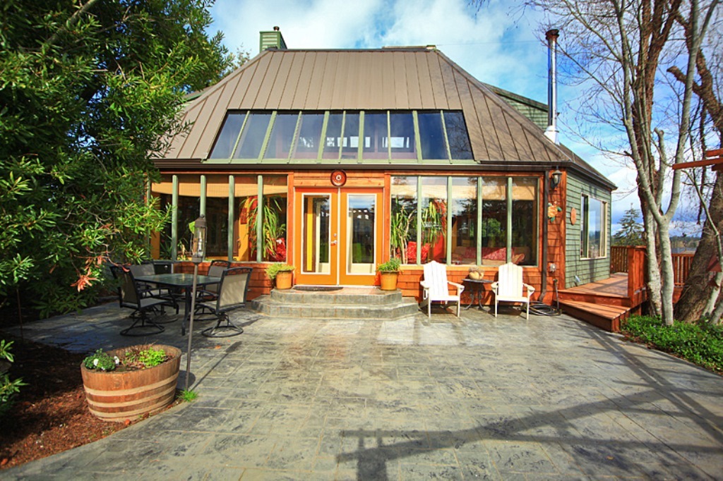 Property Photo: 2410 Discovery Place WA 98260