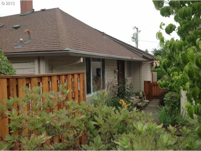 Property Photo:  5212 SW Barclay Ct  OR 97005 