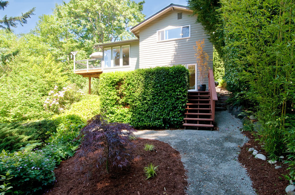 Property Photo:  1745 NE 103rd St  WA 98125 