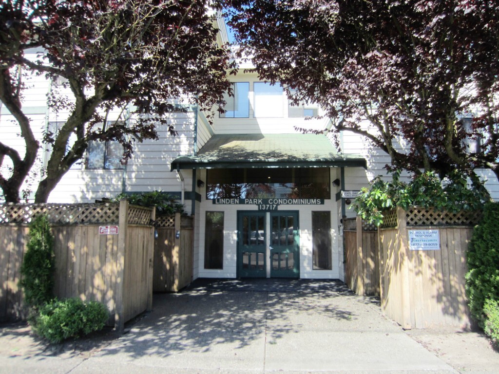 Property Photo: 13717 Linden Ave N 225 WA 98133