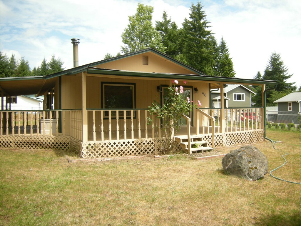 Property Photo:  40 NE Pegleg Ct  WA 98528 