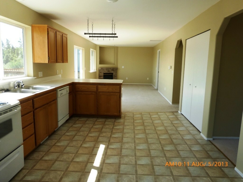 Property Photo: 14823 68th Ave E WA 98375