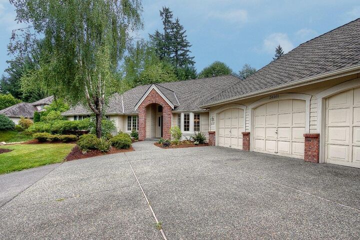 Property Photo: 26101 NE 27th Dr WA 98053