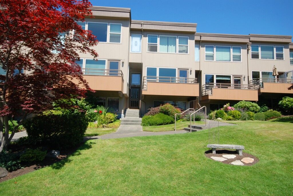 Property Photo:  10132 NE 63rd St  WA 98033 
