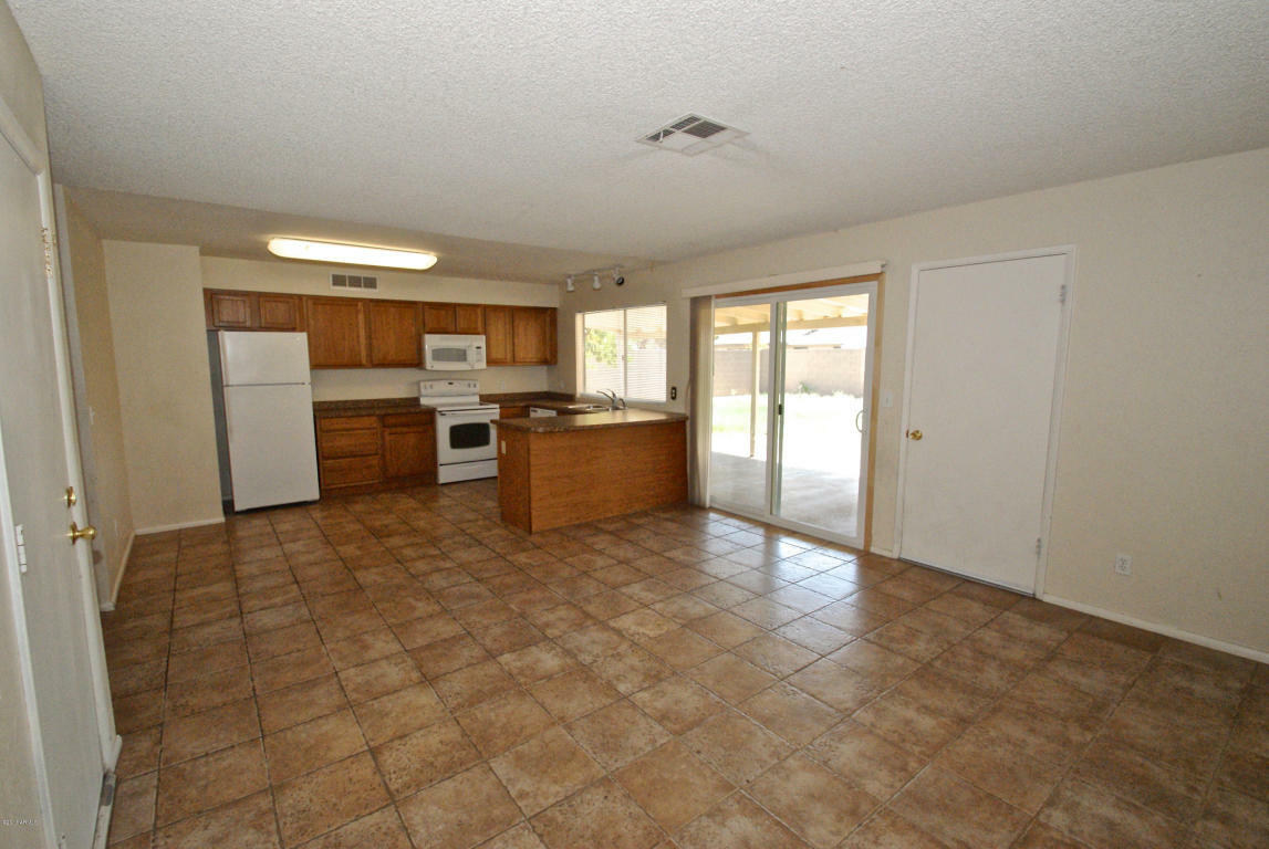 Property Photo:  815 W Westchester Avenue  AZ 85283 