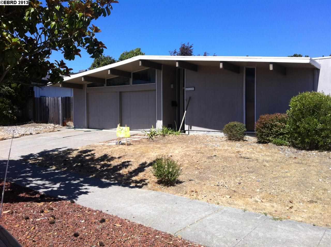 Property Photo:  8020 Shay Dr  CA 94605-4221 