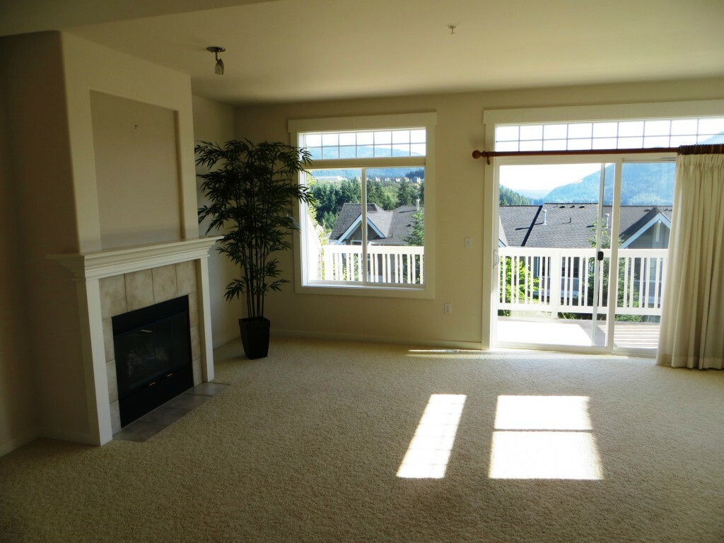 Property Photo:  23120 SE Black Nugget Road Rd G1  WA 98029 