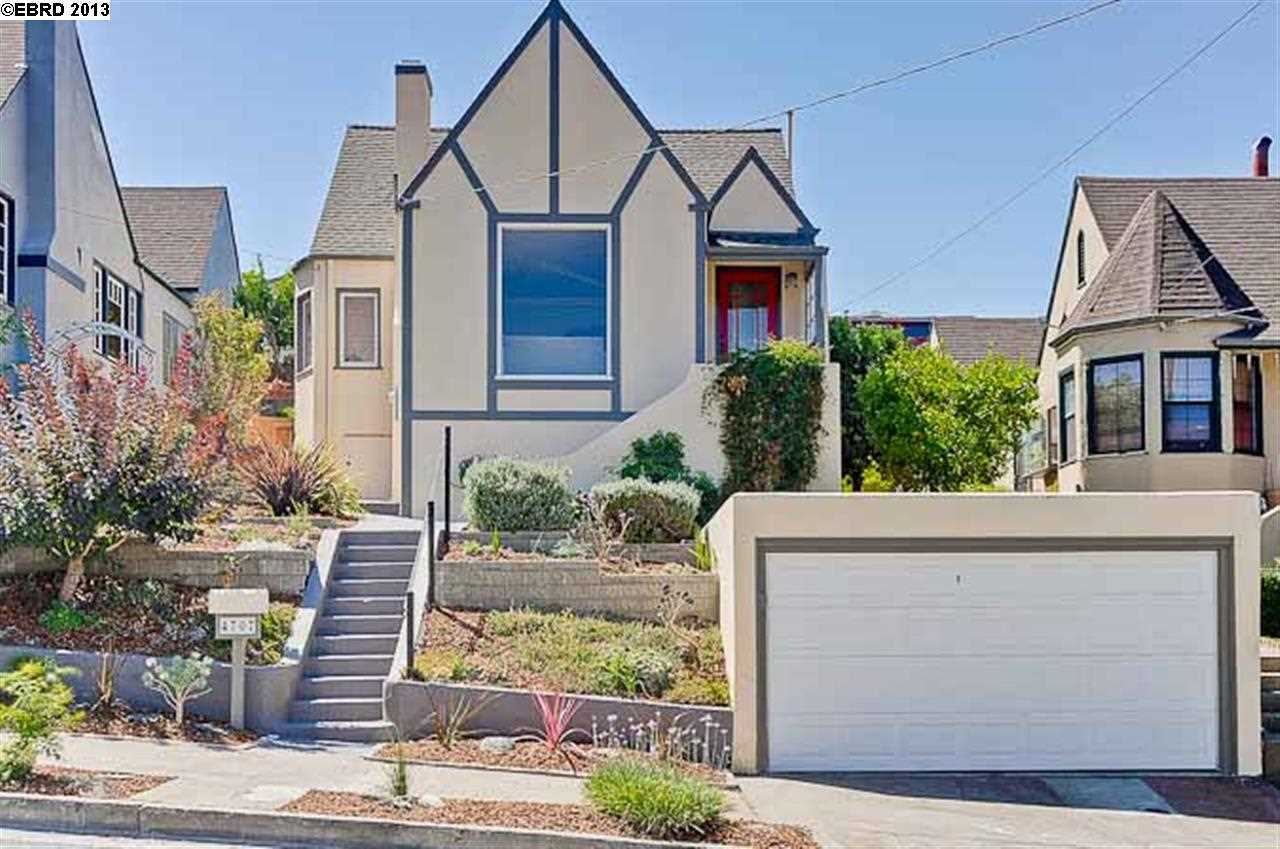 Property Photo:  4707 Allendale Ave  CA 94619-2503 