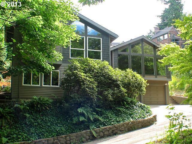 Property Photo:  6307 SW Terwilliger Blvd  OR 97239 