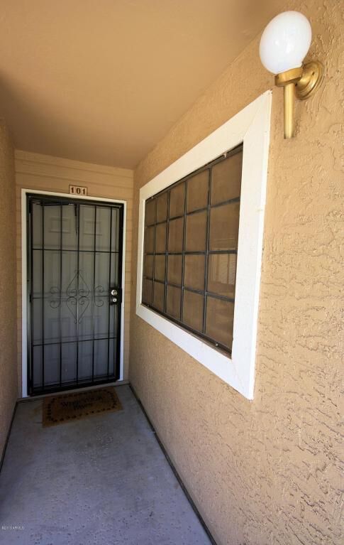 Property Photo:  5230 E Brown Road 101  AZ 85205 