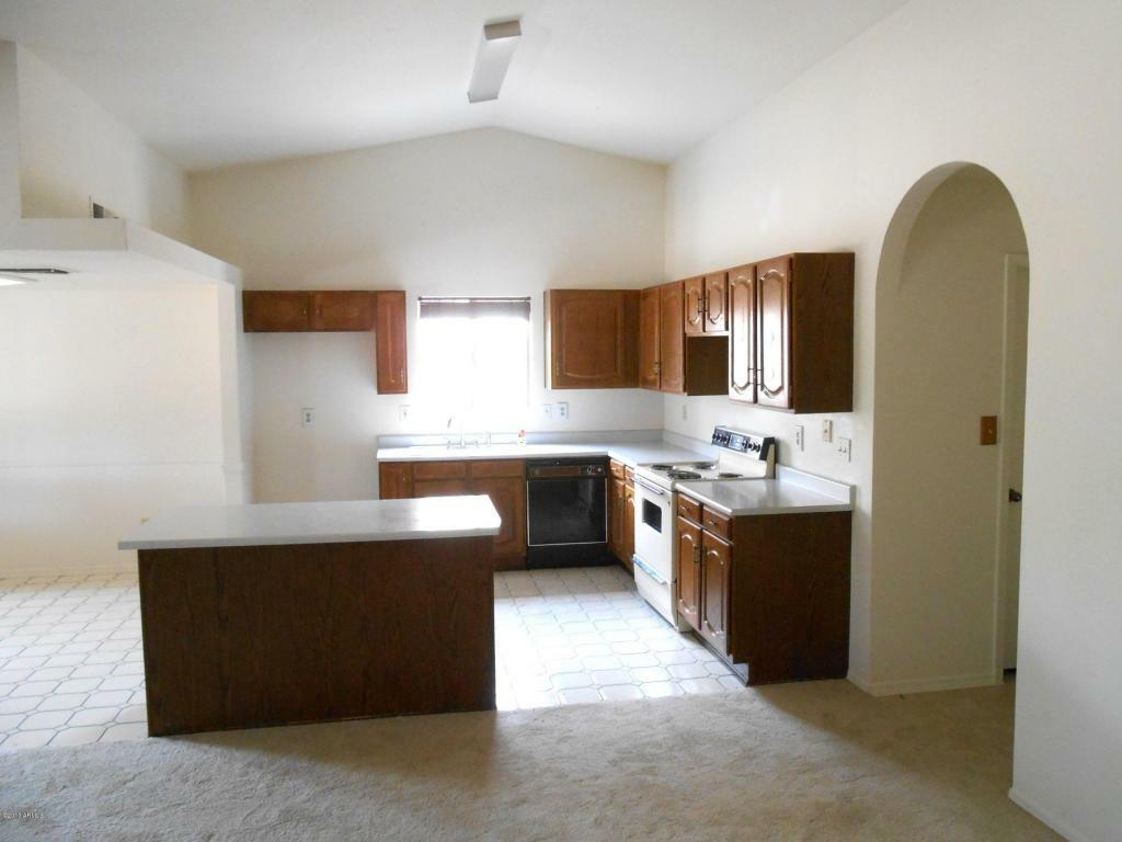 Property Photo:  910 N Somerset Circle  AZ 85205 