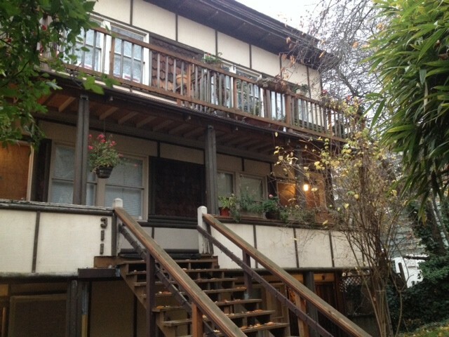 Property Photo: 311 Aloha St WA 98109