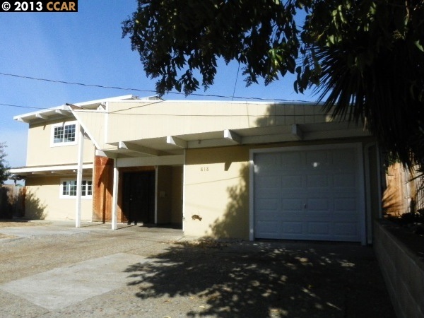 Property Photo:  818 Webster St  CA 94544-4245 