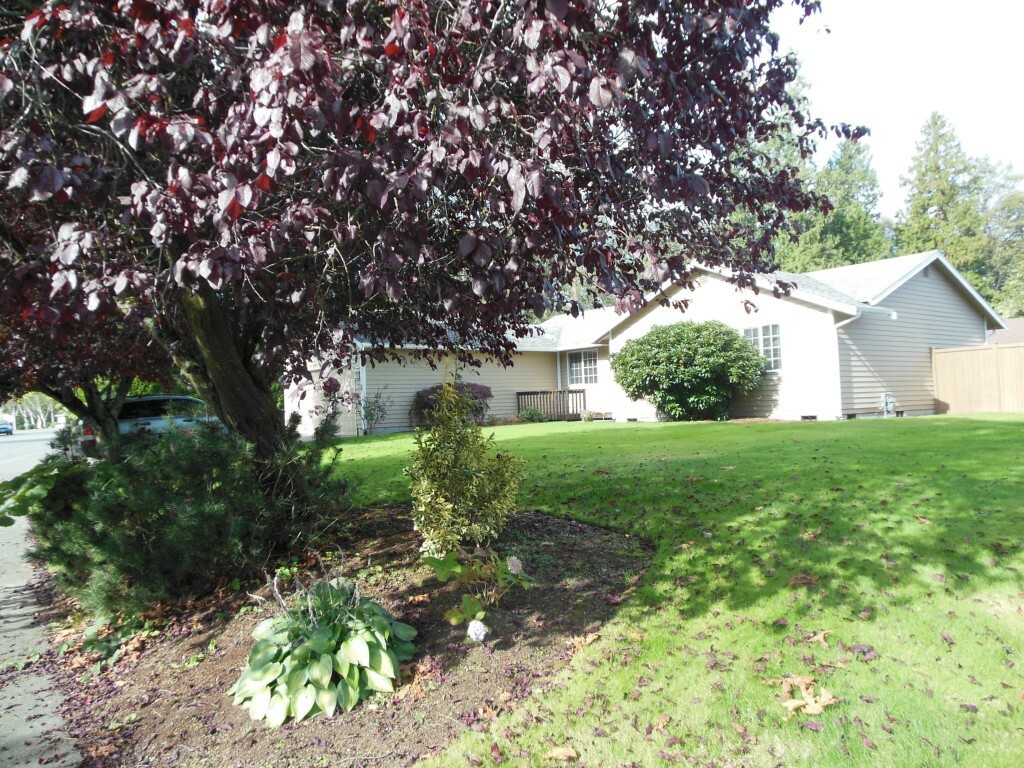 Property Photo:  608 Cedar Tree Dr  WA 98284 