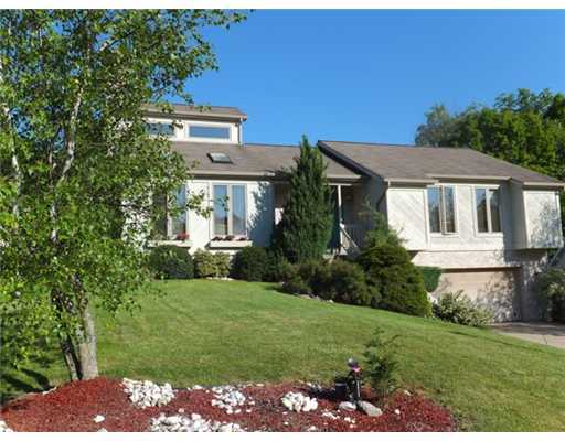Property Photo: 404 Larchmont Court PA 15108