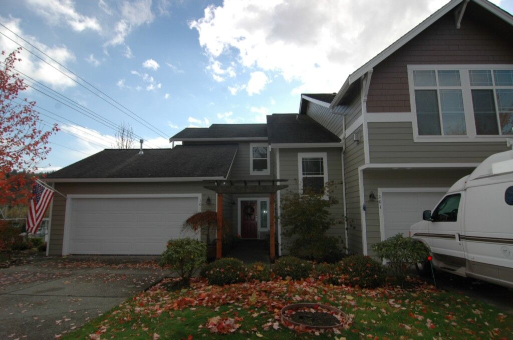 Property Photo:  910 Medical Center Dr C201  WA 98223 