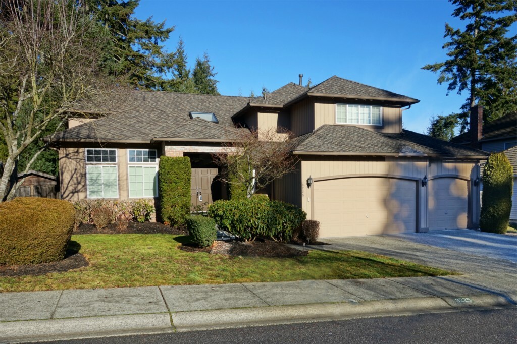 Property Photo: 3225 112th Place SE WA 98208