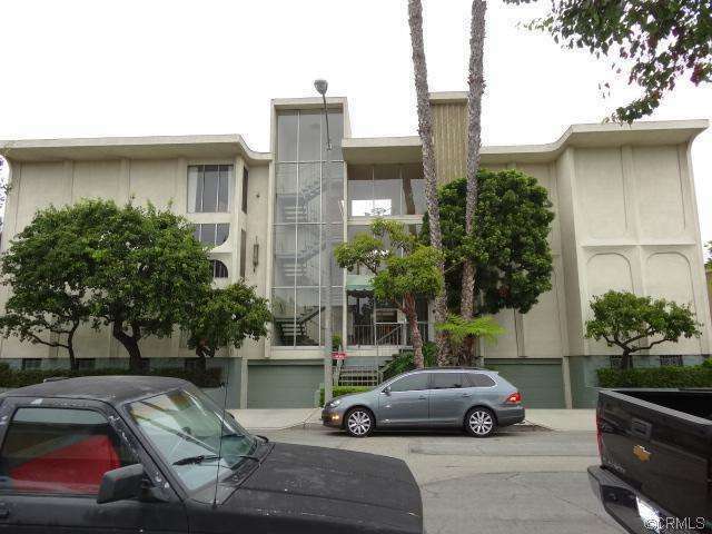 Property Photo:  334 Gladys Avenue 101  CA 90814 