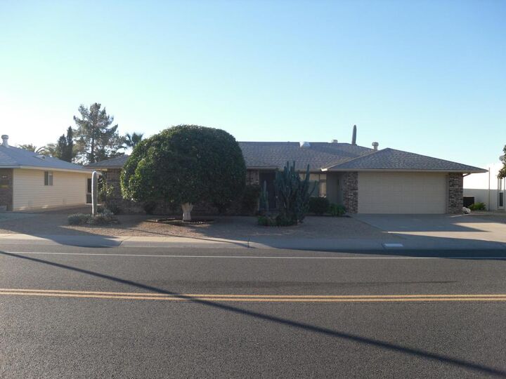 Property Photo: 9601 W Greenway Road AZ 85351