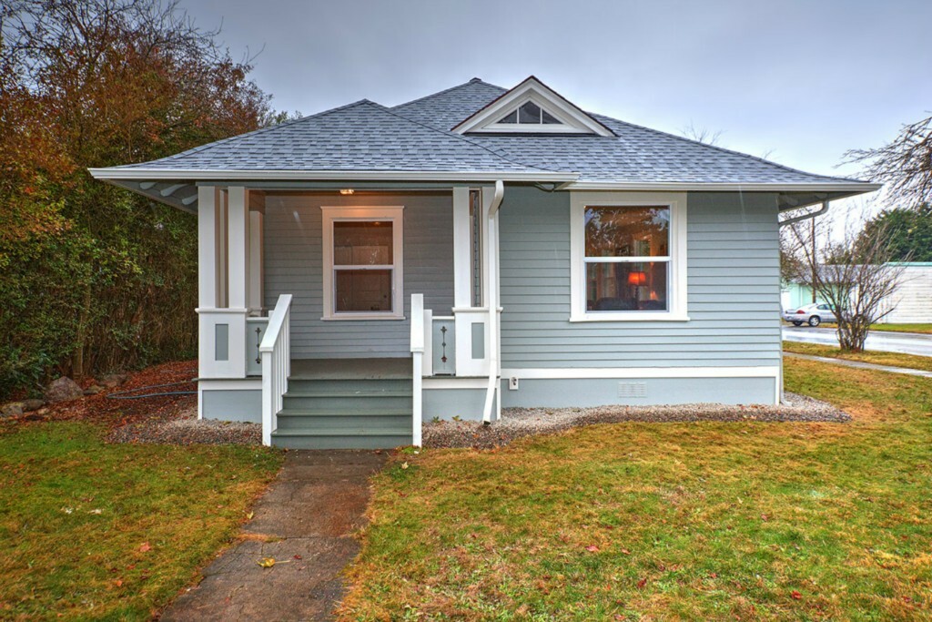 Property Photo:  310 Louviers Ave  WA 98327 