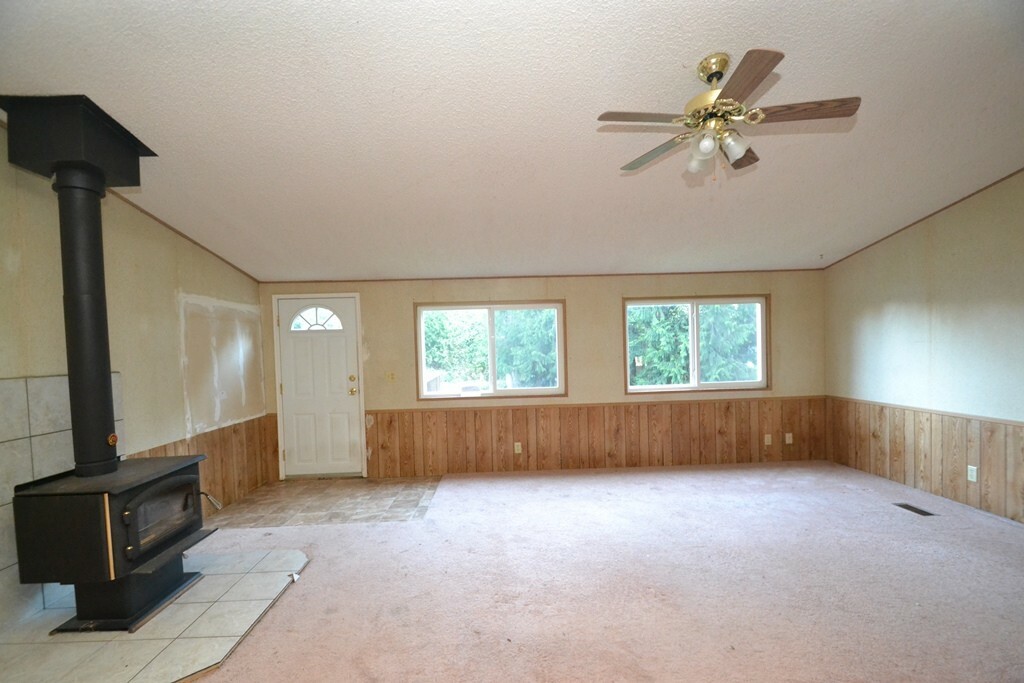 Property Photo: 1342 Pilchuck Dr WA 98282