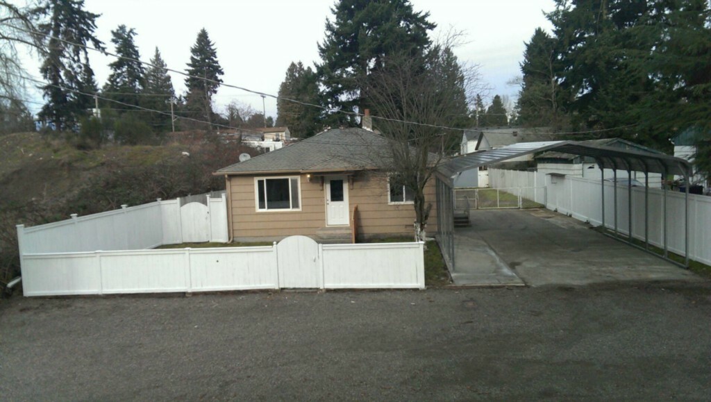 Property Photo:  1412 S 129th St  WA 98168 