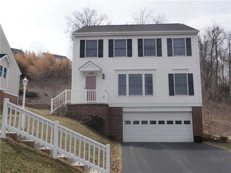 Property Photo:  1024 Woodridge Drive  PA 15317 