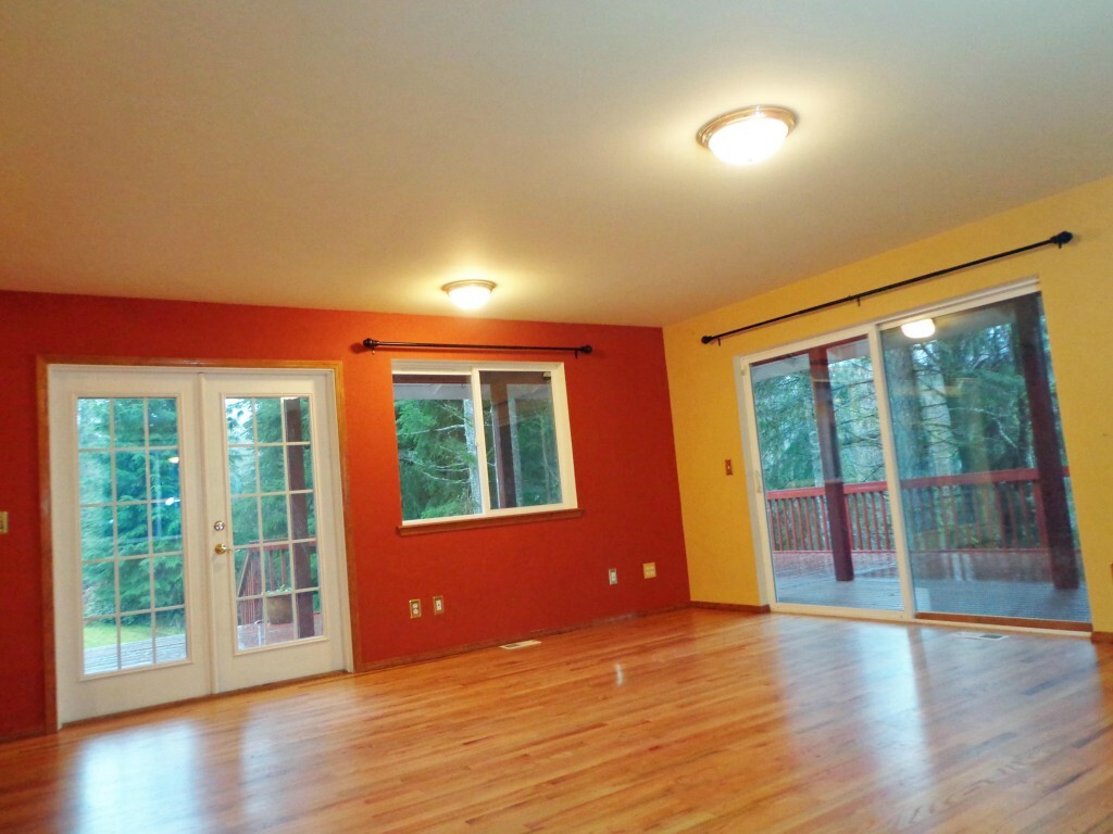 Property Photo: 18515 43rd St NE WA 98290
