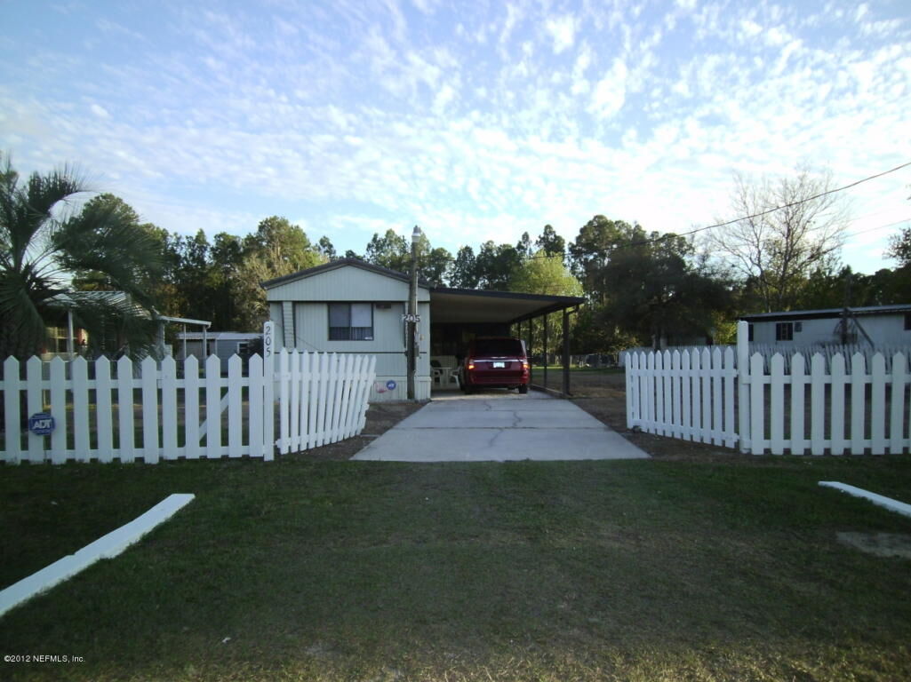 Property Photo: 205 Palmway Drive FL 32189