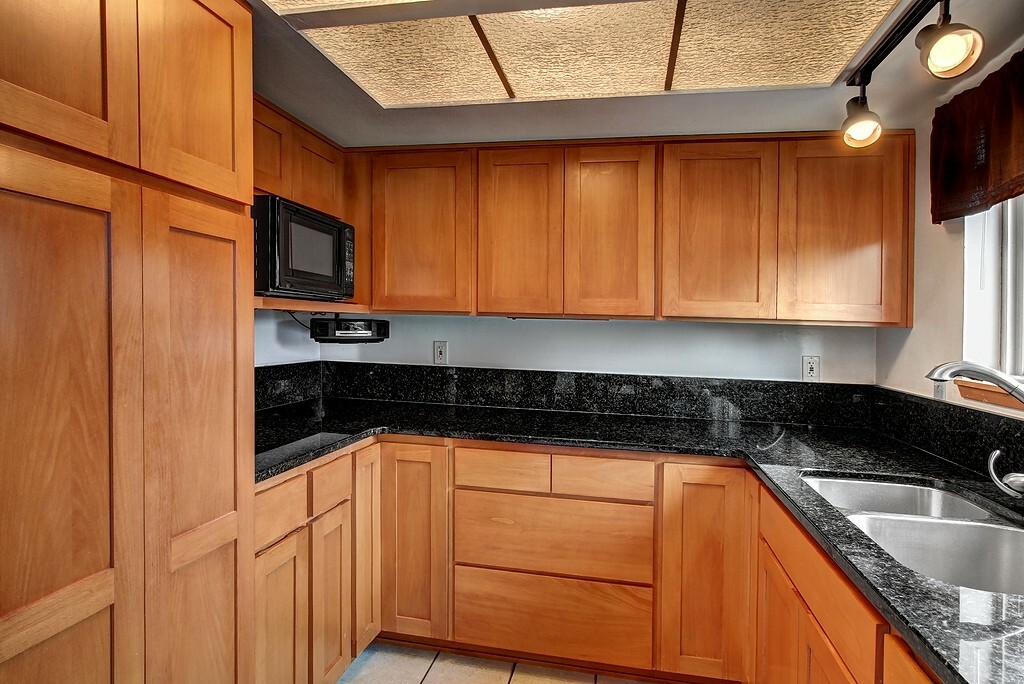 Property Photo:  16410 116th Place SE  WA 98058 