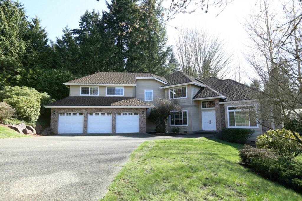 Property Photo:  11821 NE 48th Place  WA 98033 