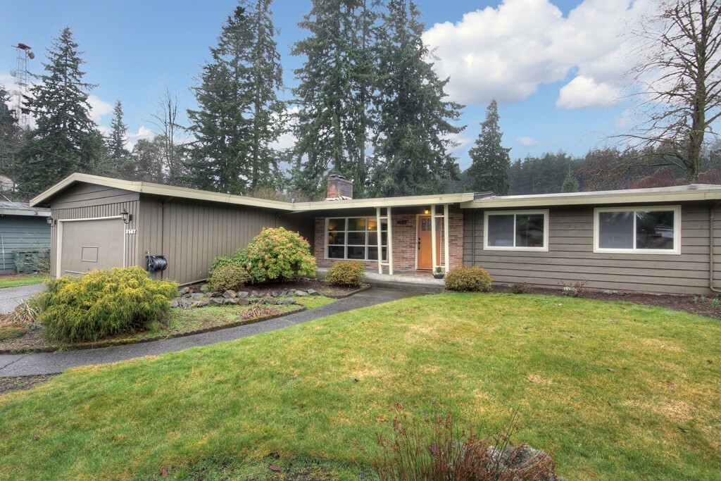 Property Photo:  2567 155th Avenue SE  WA 98007 