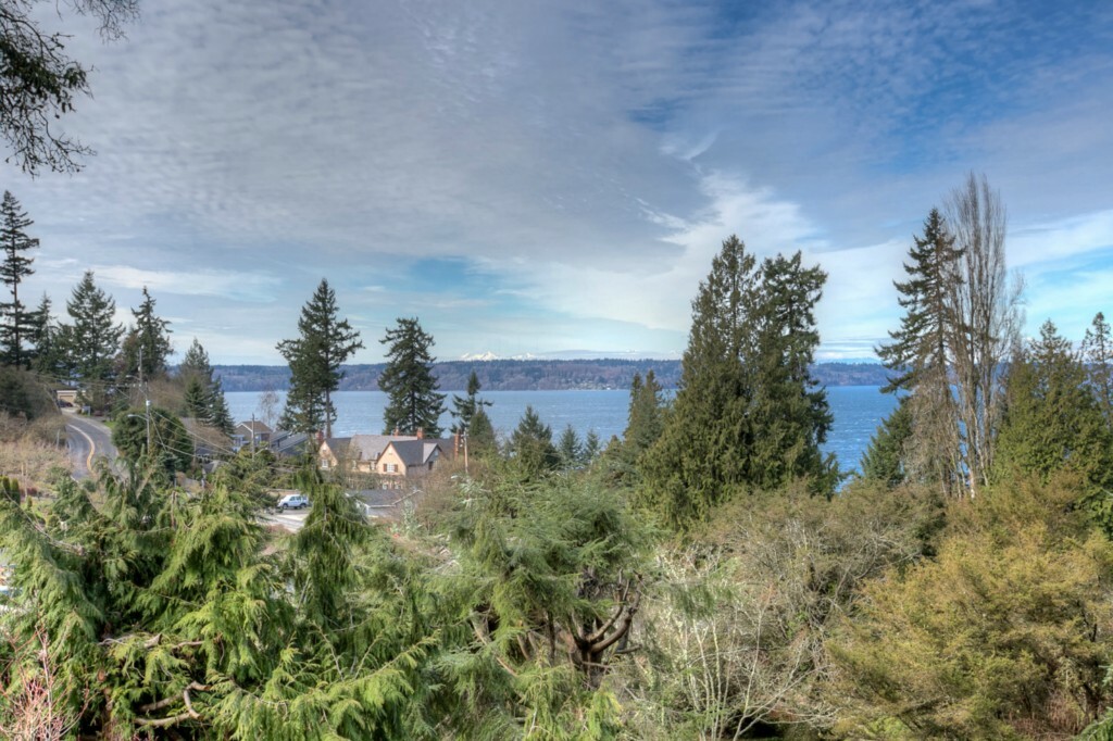 Property Photo:  2710 SW 164th Place  WA 98166 