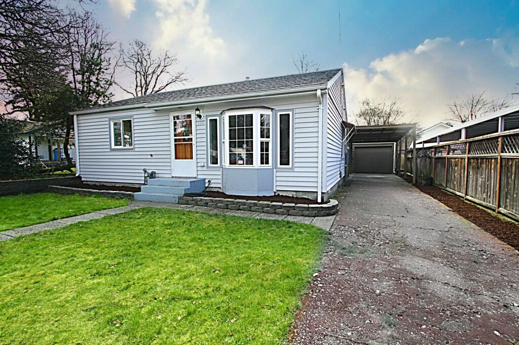 Property Photo:  320 118th Street S  WA 98444 