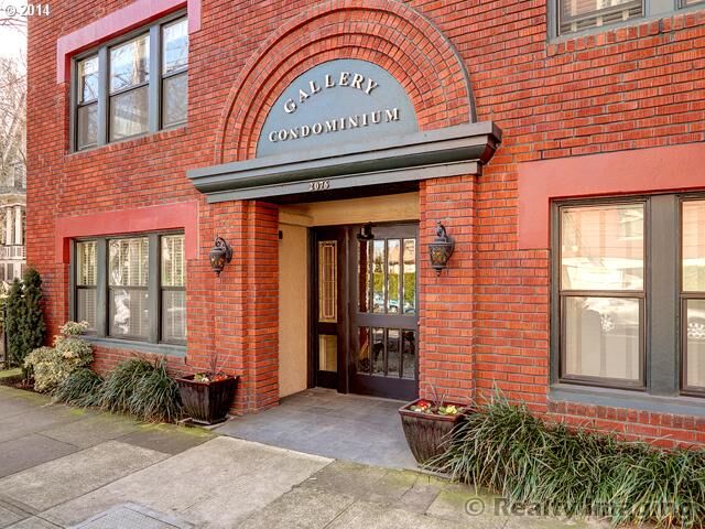 Property Photo:  2076 NW Johnson St 305  OR 97209 