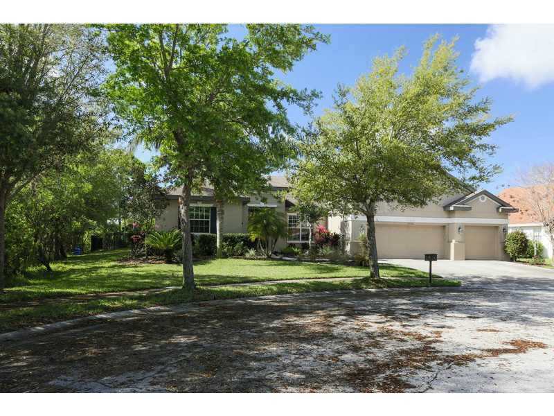 Property Photo:  15739 Ibisridge Drive  FL 33547 