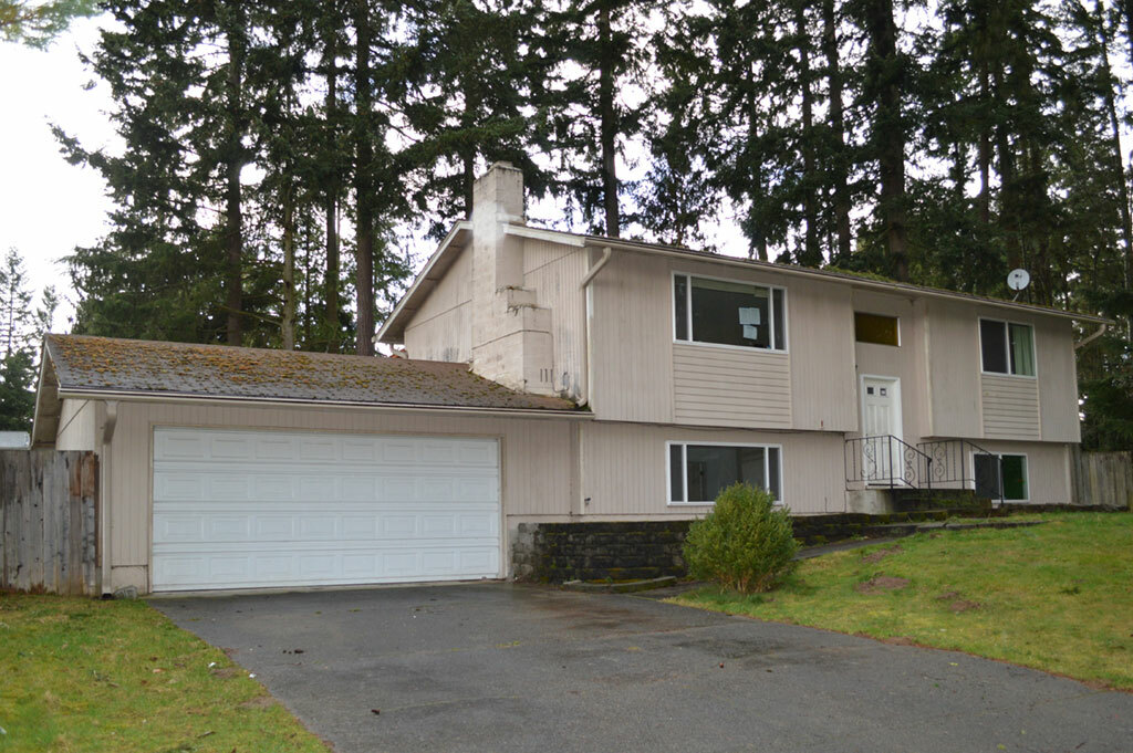 Property Photo:  12610 214th Avenue Ct E  WA 98391 