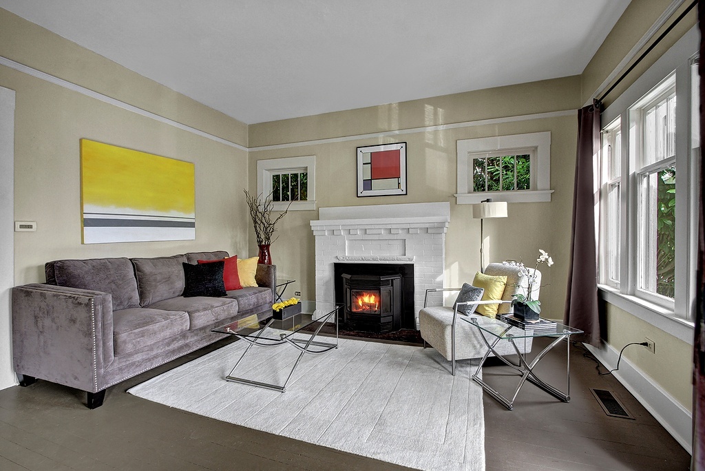 Property Photo: 3417 18th Ave S WA 98144
