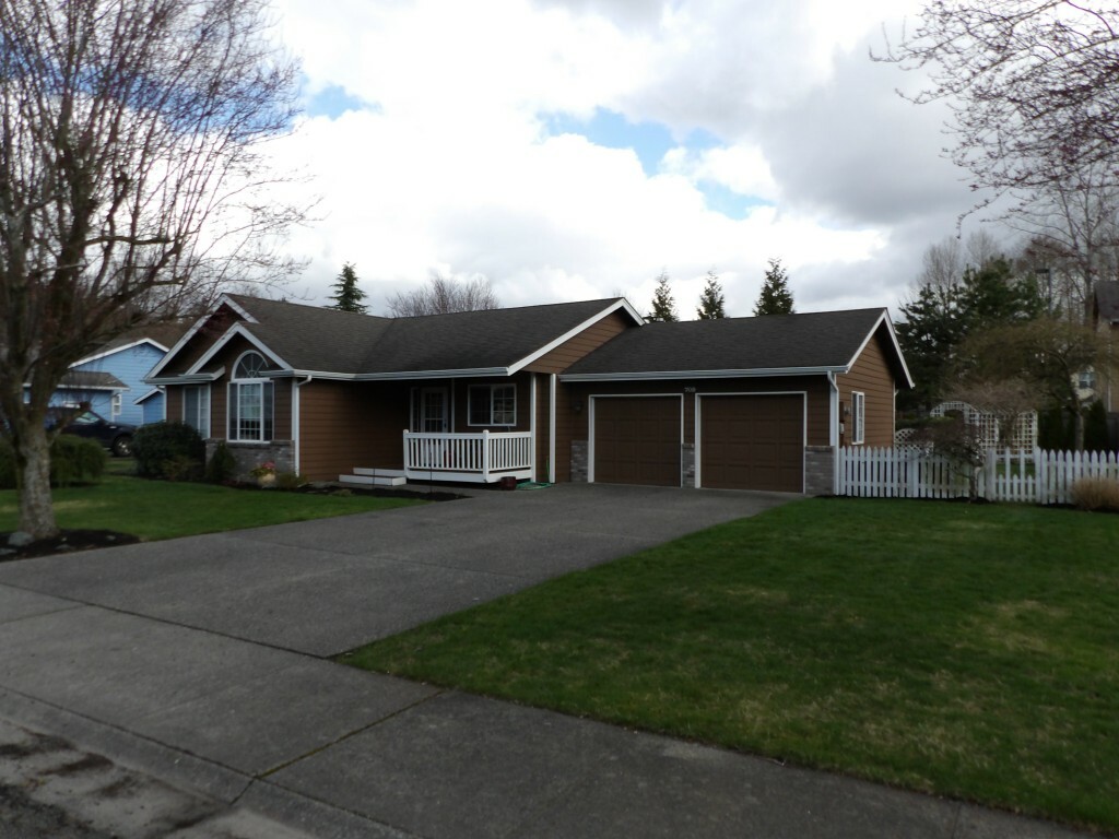 Property Photo:  709 Brickyard Blvd  WA 98284 