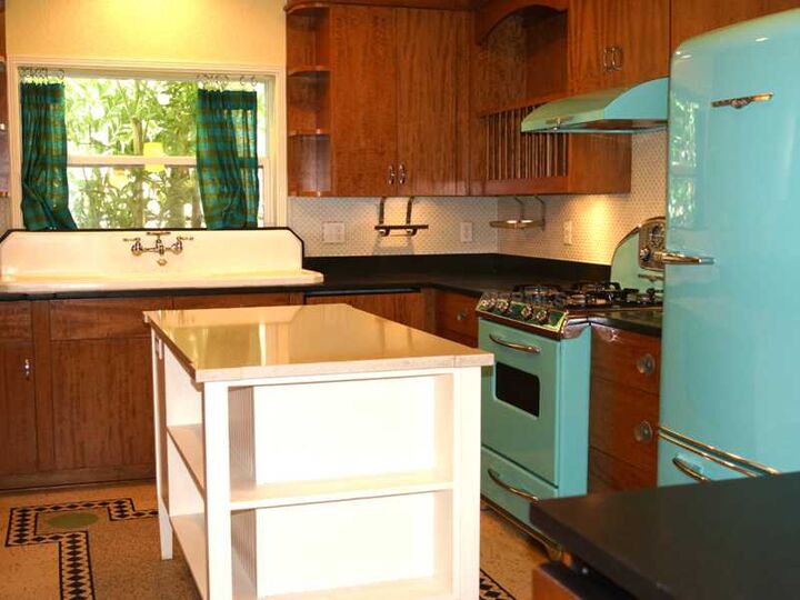 Property Photo:  324 Columbia Drive  FL 33606 