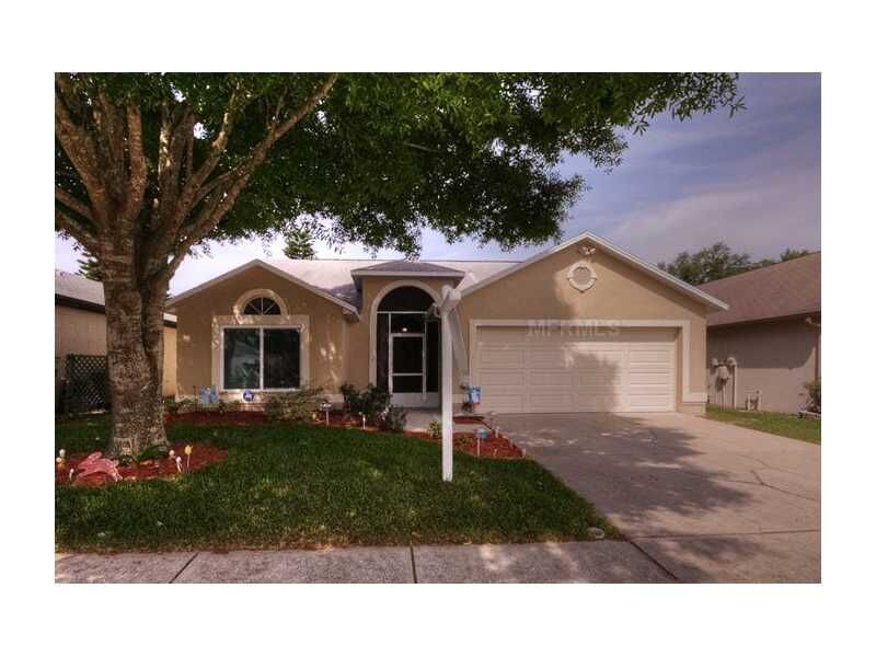 Property Photo: 1924 Erin Brooke Drive FL 33594