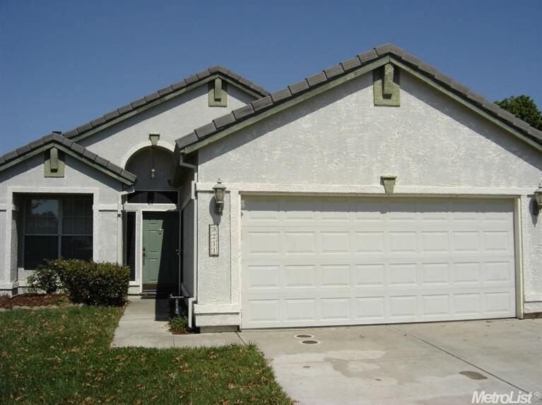 Property Photo: 9211 Sunfire Way CA 95826