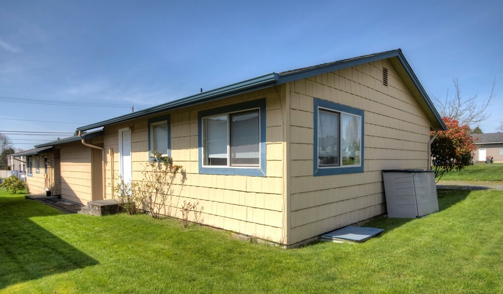 Property Photo: 2234 Woburn St WA 98229