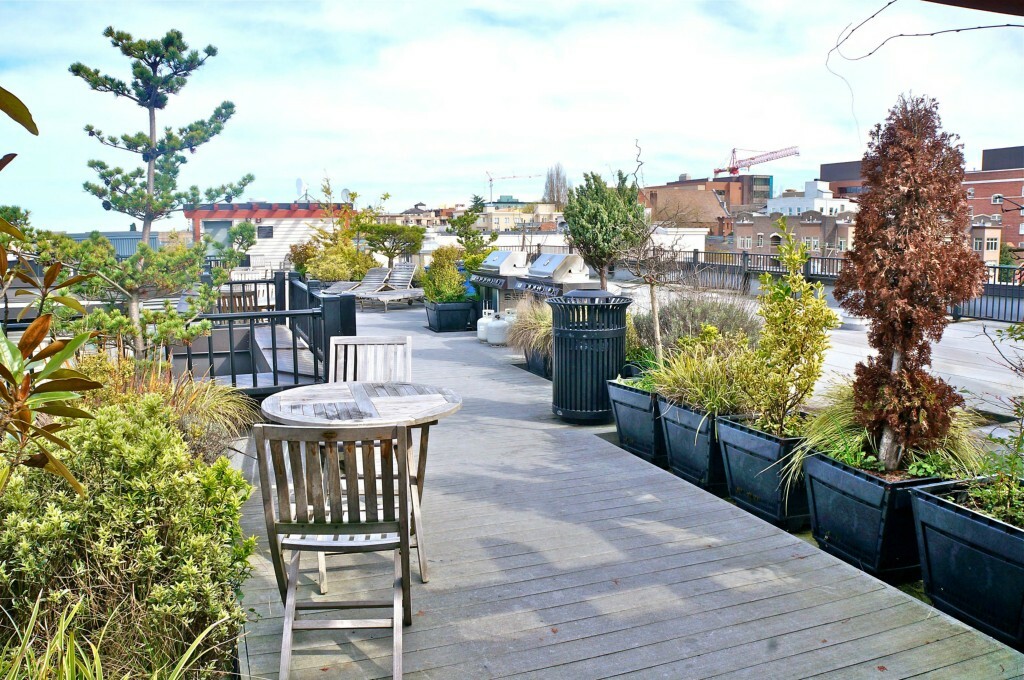 Property Photo: 1620 Belmont Ave 123 WA 98122