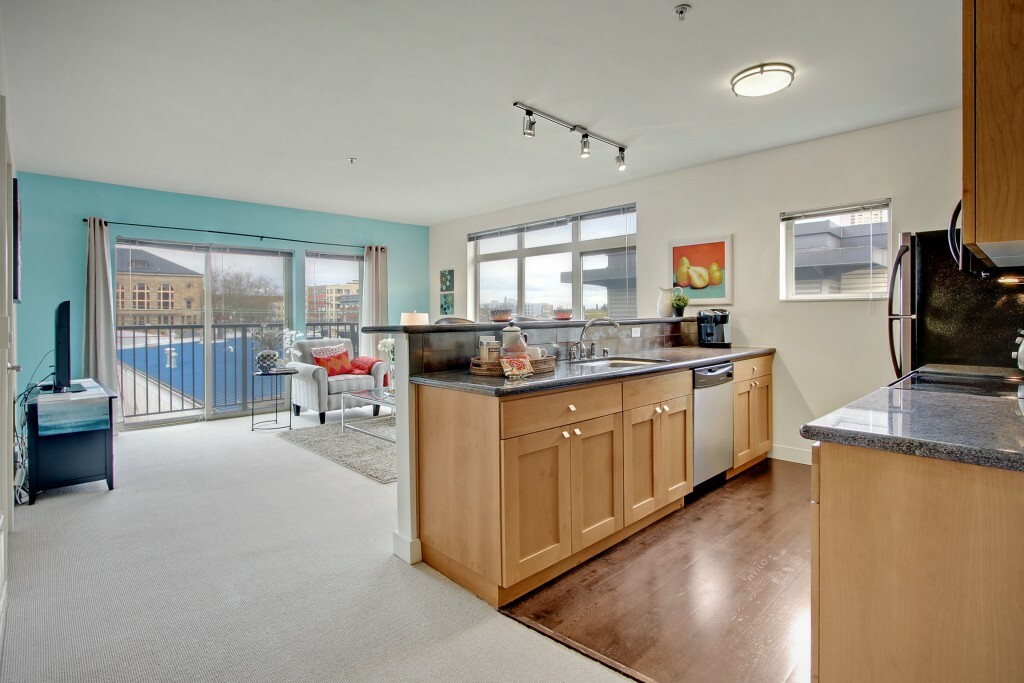 Property Photo:  1620 Belmont Ave 631  WA 98122 