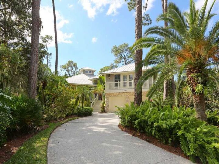 Property Photo:  709 Eagle Point Drive  FL 34285 