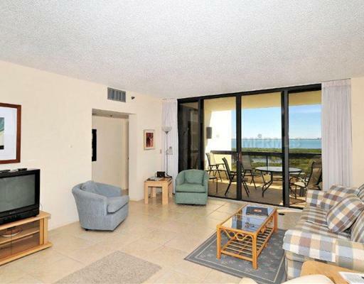 Property Photo:  1932 Harbourside Drive 257  FL 34228 